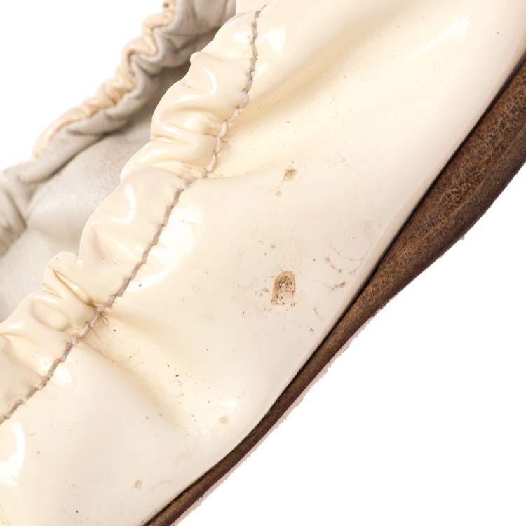 Pre Owned Miu Miu Cream Patent Leather Crystal Embellished Scrunch Ballet Flats Size 36