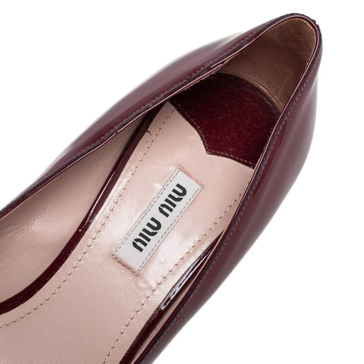 Pre Owned Miu Miu Dark Red Patent Leather Bow Pointed Toe Pumps Size 39