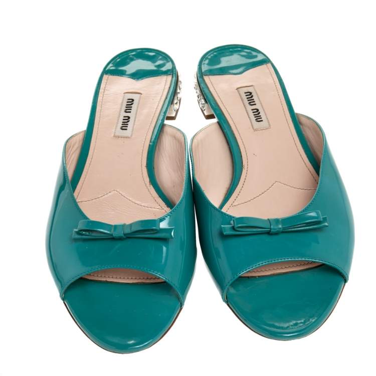 Pre Owned Miu Miu Blue Patent Leather Bow Crystal Embellished Heel Flat Slides Size 39