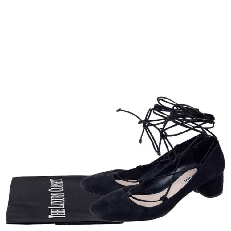مملوكة مسبقًا Miu Miu Black Suede Block Heel Ankle Wrap Pumps Size 39.