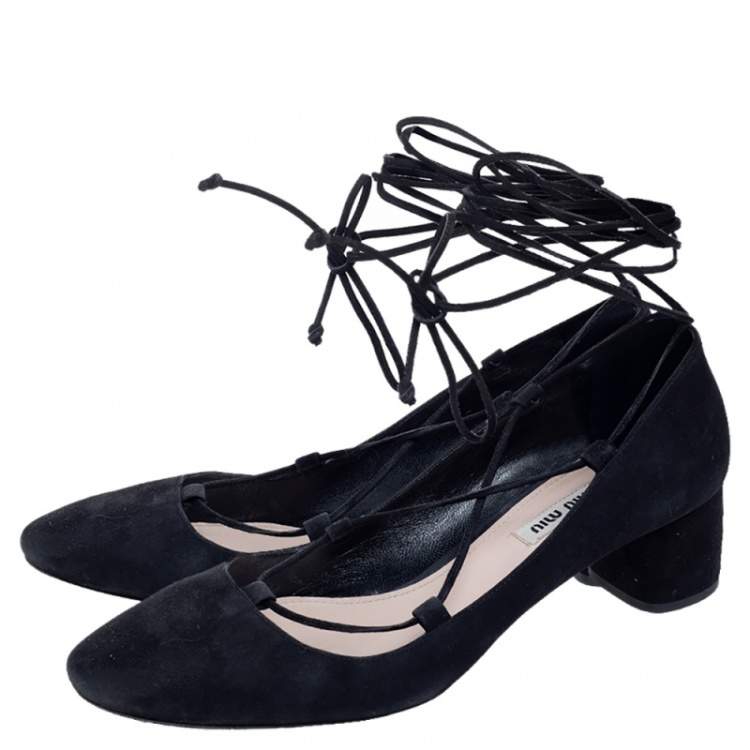 مملوكة مسبقًا Miu Miu Black Suede Block Heel Ankle Wrap Pumps Size 39.