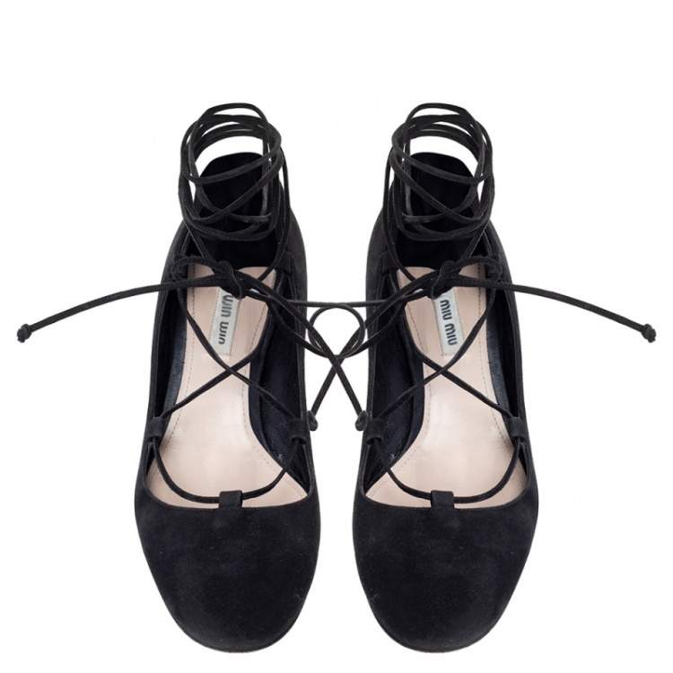 مملوكة مسبقًا Miu Miu Black Suede Block Heel Ankle Wrap Pumps Size 39.