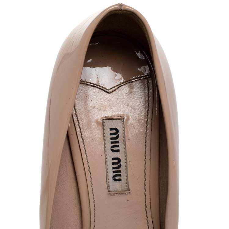 Pre Owned Miu Miu Beige Patent Leather Crystal Embellished Block Heel Pumps Size 39
