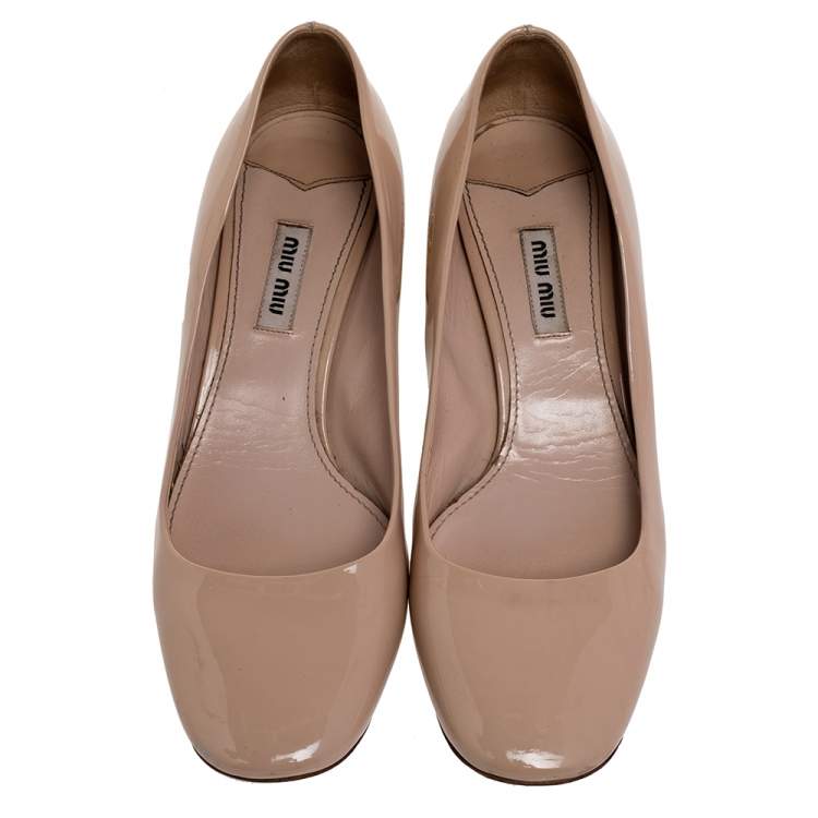 Pre Owned Miu Miu Beige Patent Leather Crystal Embellished Block Heel Pumps Size 39