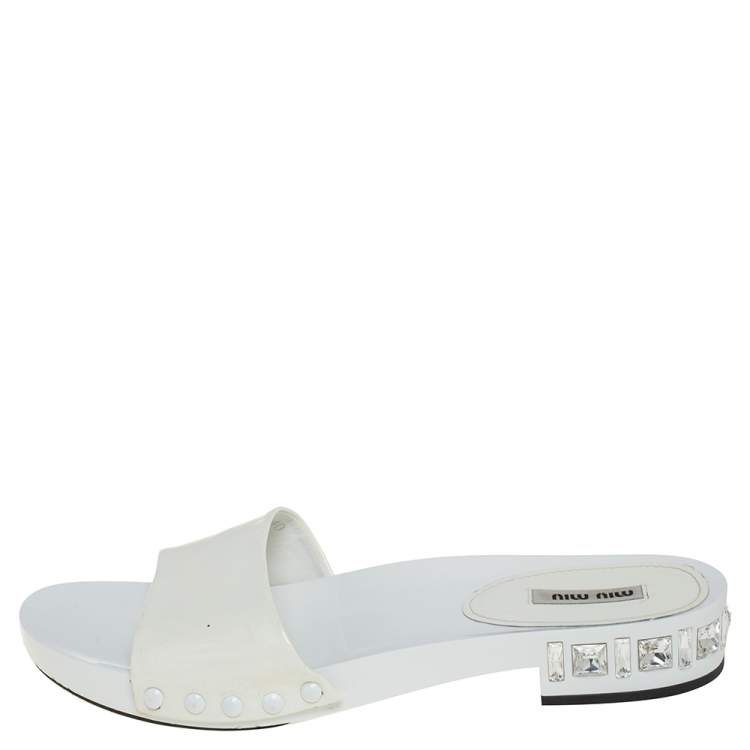 Pre Owned Miu Miu White Patent Leather Crystal Embellished Slide Flats Size 40