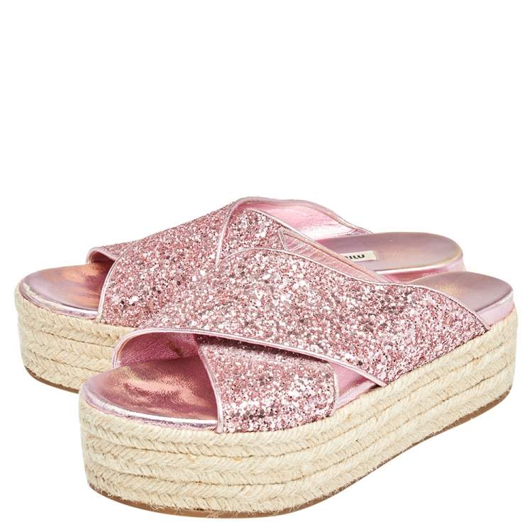مملوكة مسبقًا Miu Miu Metallic Pink Glitter Espadrille Platform Slides Size 37.5