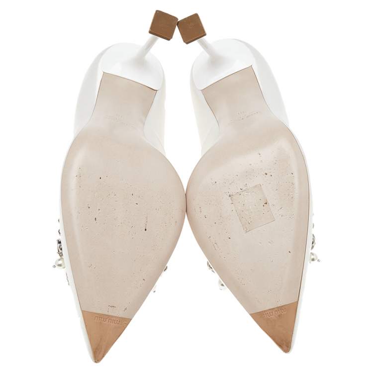 Pre Owned Miu Miu White Satin Embellished Pointed Toe Pumps Size 38