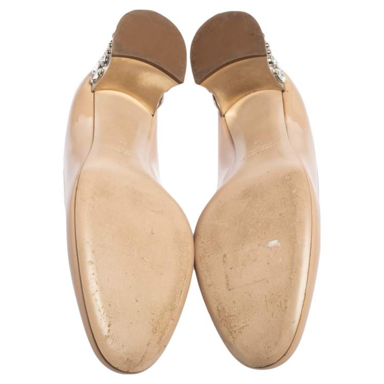 مملوكة مسبقًا Miu Miu Beige Patent Leather Crystal Heel Pumps Size 39