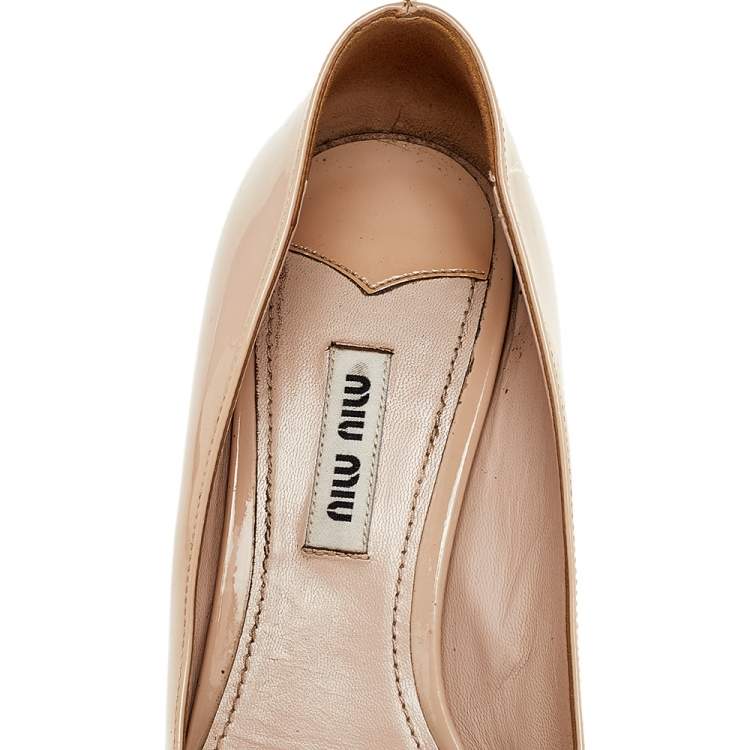 Pre Owned Miu Miu Beige Patent Leather Crystal Embellished Block Heel Pumps Size 37