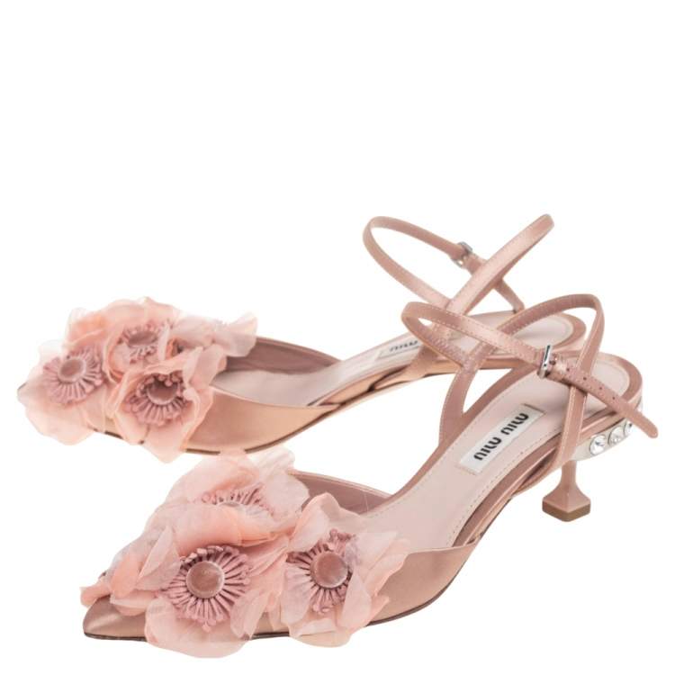 مملوكة مسبقًا Miu Miu Beige Satin Floral Crystals Buckle Ankle Strap Sandals Size 36