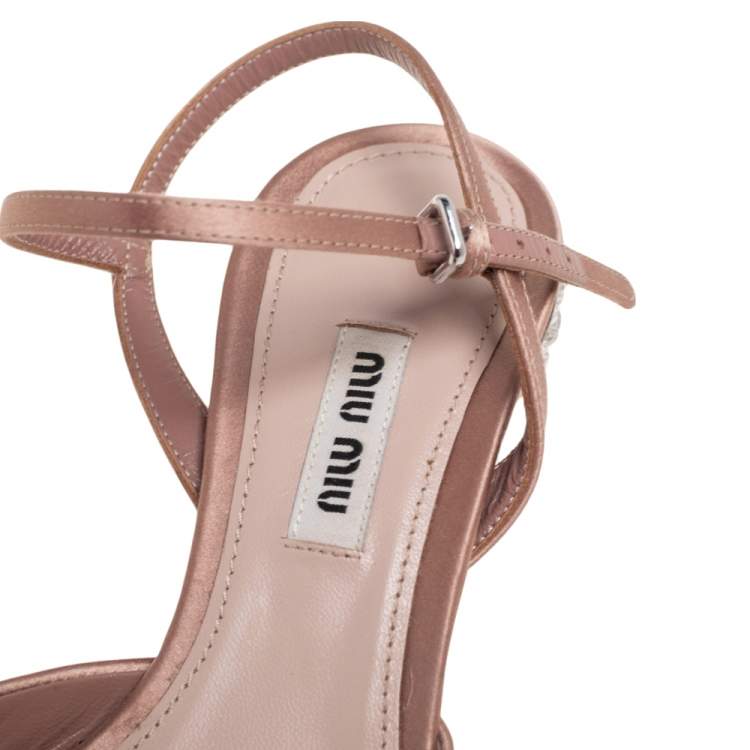مملوكة مسبقًا Miu Miu Beige Satin Floral Crystals Buckle Ankle Strap Sandals Size 36