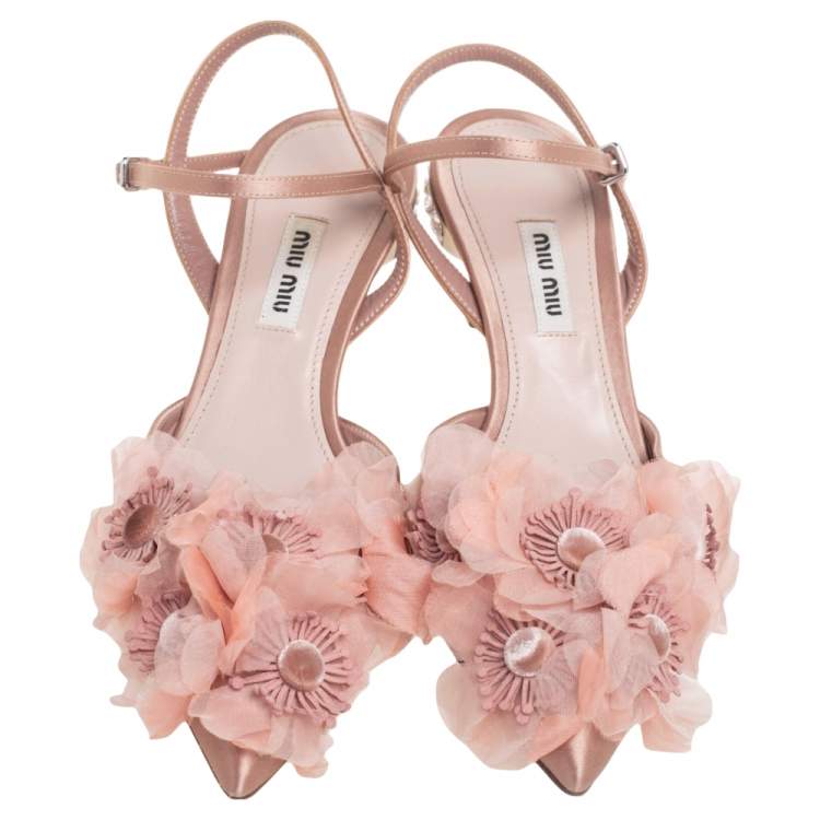 مملوكة مسبقًا Miu Miu Beige Satin Floral Crystals Buckle Ankle Strap Sandals Size 36