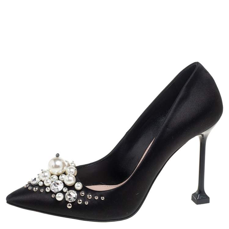 مملوكة مسبقًا Miu Miu Black Satin Crystal and Pearl Embellished Pointed Toe Pumps Size 36