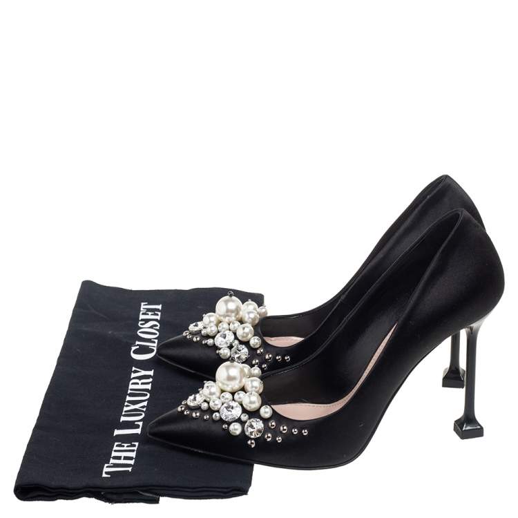 مملوكة مسبقًا Miu Miu Black Satin Crystal and Pearl Embellished Pointed Toe Pumps Size 36
