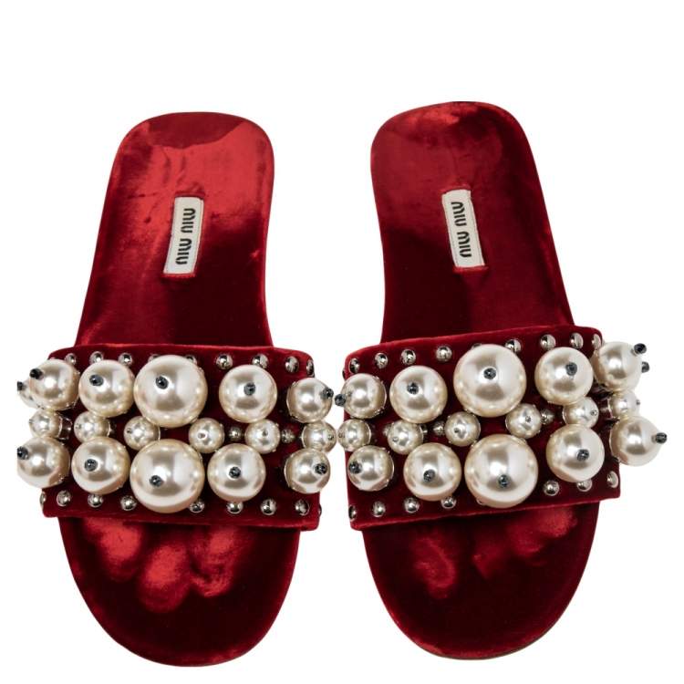 Pre Owned Miu Miu Red Velvet Faux Pearl Embellished Flat Sandals Size 37.5