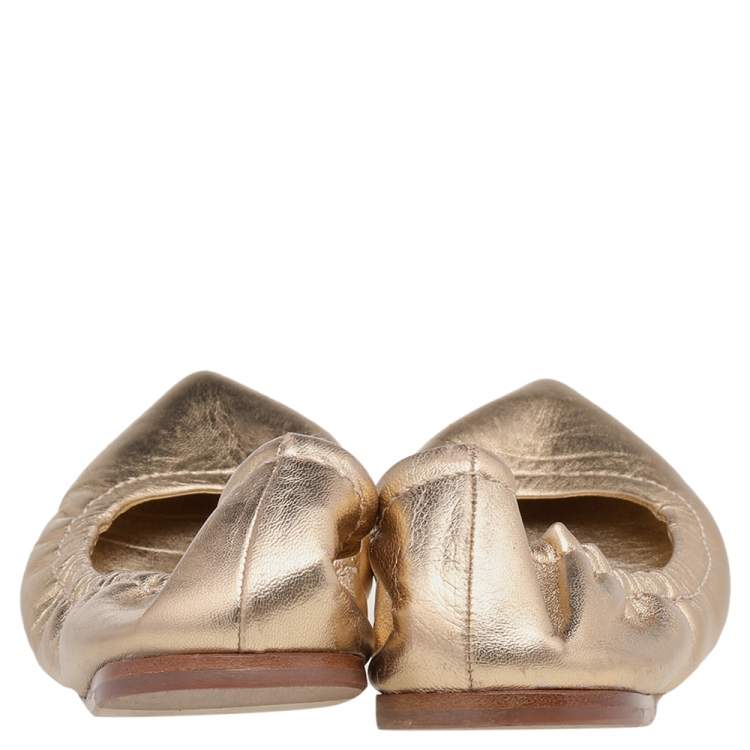 Pre Owned Miu Miu Gold Leather Pointed Toe Scrunch Ballet Flats Size 37