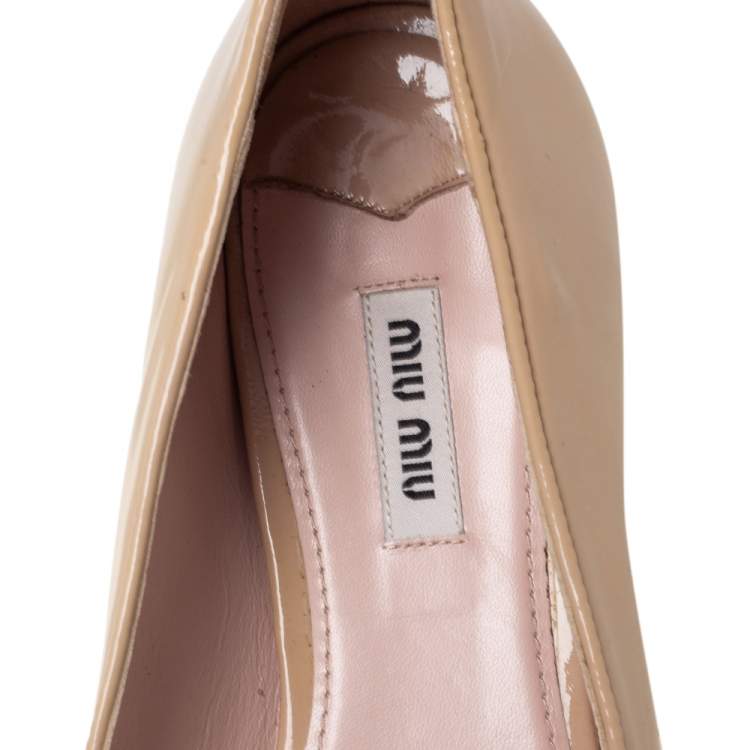 Pre Owned Miu Miu Beige Patent Leather Crystal Embellished Bow Ballet Flats Size 40.5
