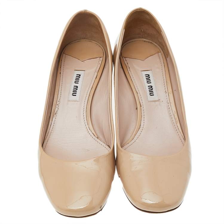 Pre Owned Miu Miu Beige Patent Leather Crystal Embellished Block Heel Pumps Size 37