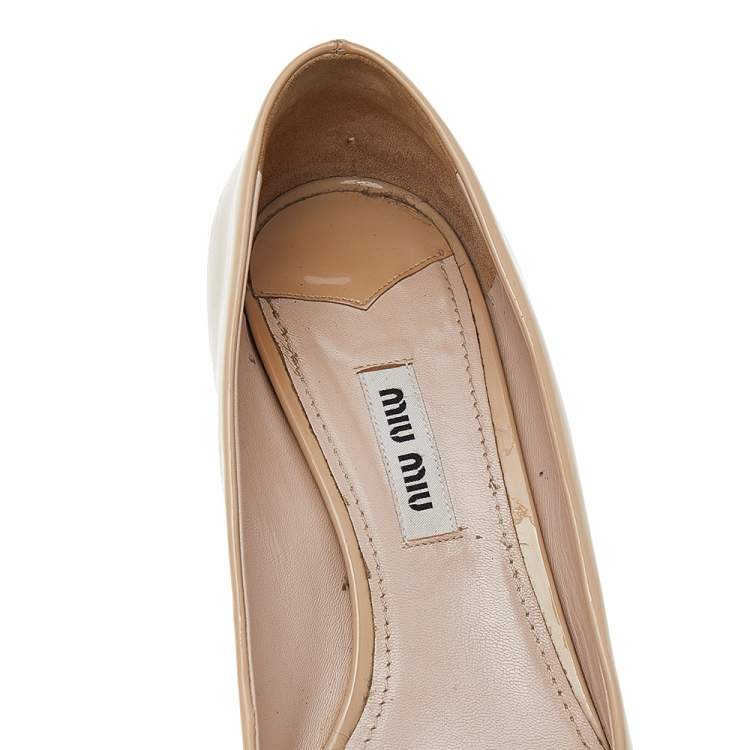 Pre Owned Miu Miu Beige Patent Leather Crystal Embellished Block Heel Pumps Size 37