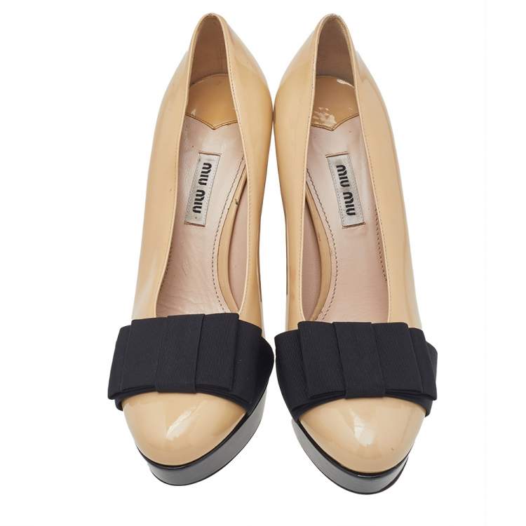 Pre Owned Miu Miu Beige/Black Patent Leather Bow Platform Block Heel Pumps Size 38