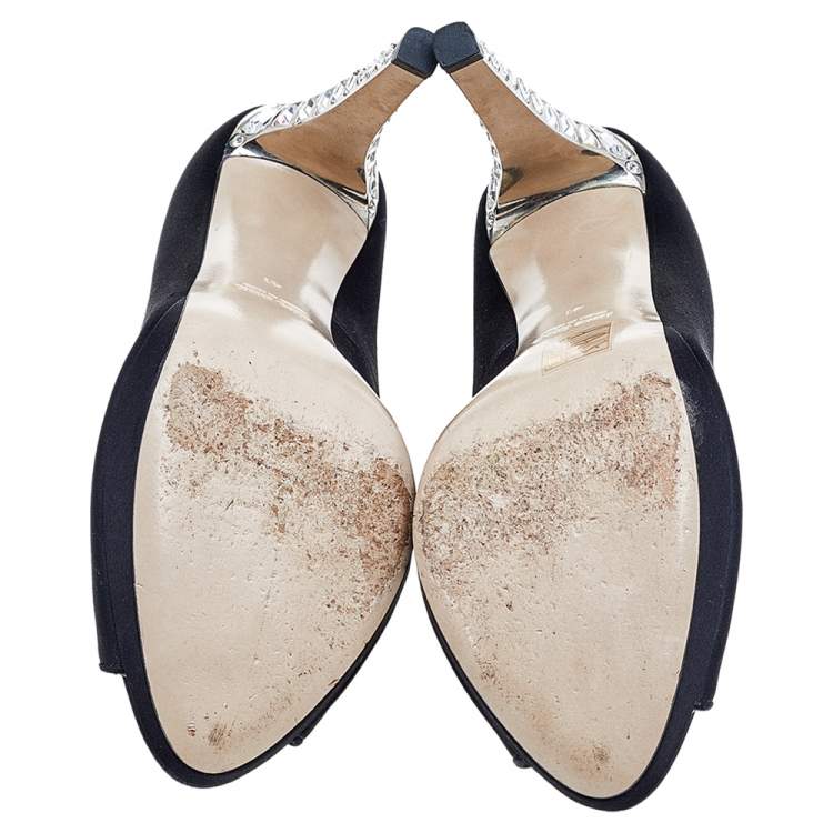مملوكة مسبقًا Miu Miu Black Satin Peep Toe Pumps Size 41