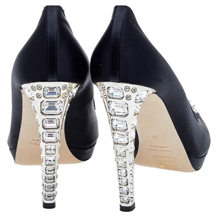 مملوكة مسبقًا Miu Miu Black Satin Peep Toe Pumps Size 41
