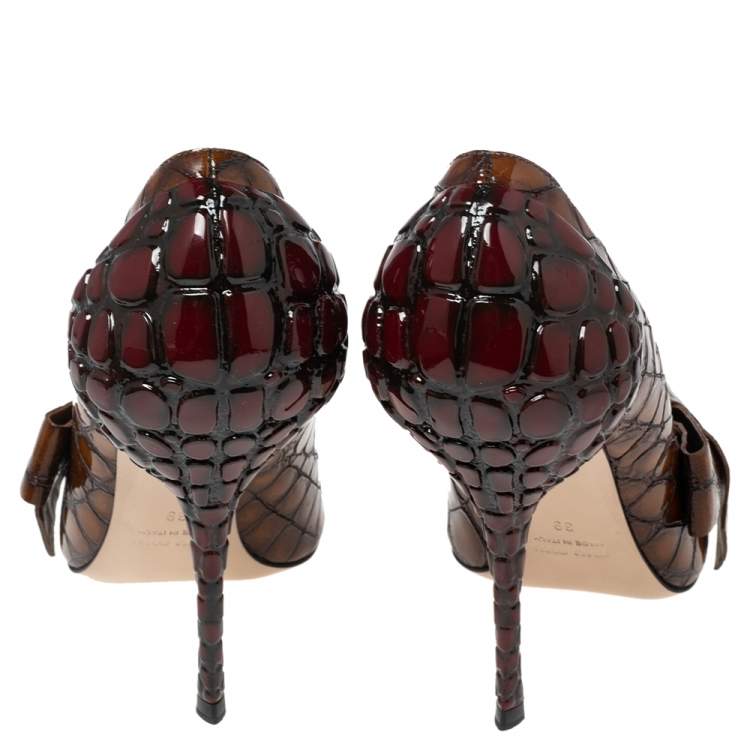 Pre Owned Miu Miu Brown-Burgundy Croc Embossed Patent Leather Bow Detail Pointed Toe Pumps Size 39