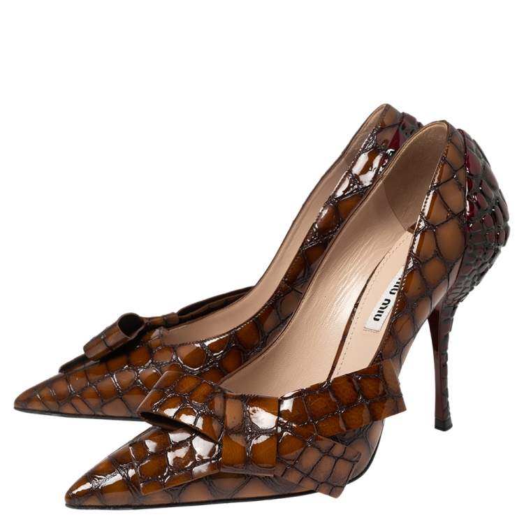 Pre Owned Miu Miu Brown-Burgundy Croc Embossed Patent Leather Bow Detail Pointed Toe Pumps Size 39