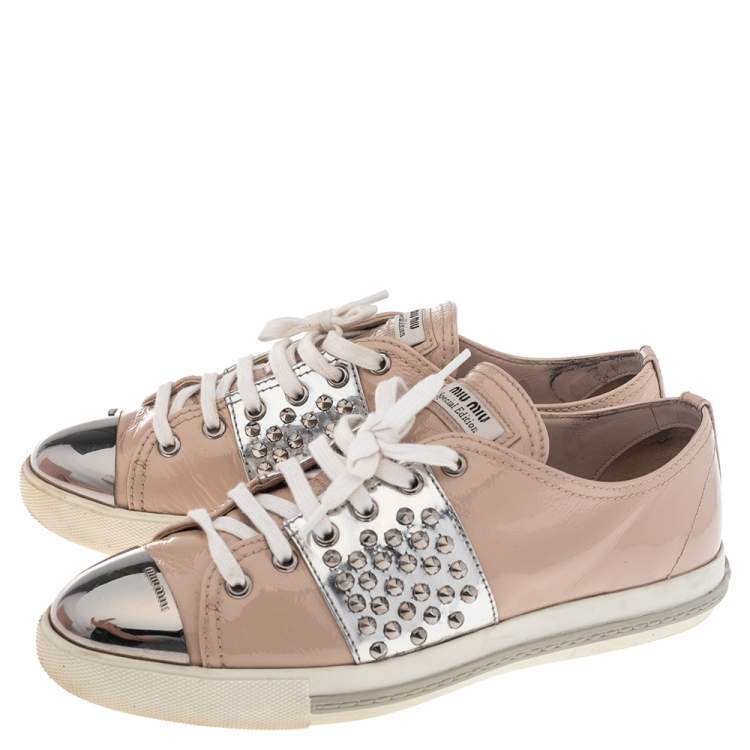 مملوكة مسبقًا Miu Miu Beige/Silver Patent Leather Studded  Cap Toe Slip On Sneakers Size 39