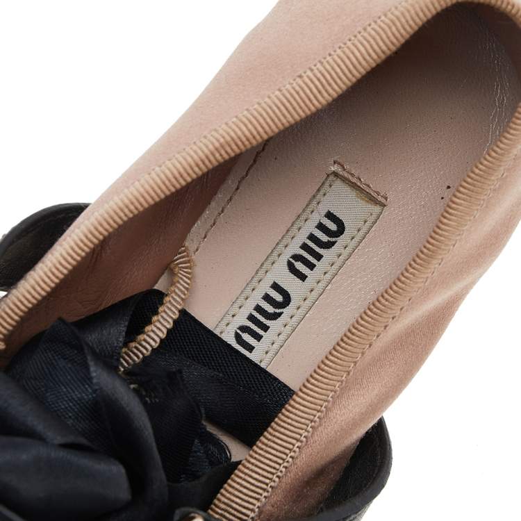 Pre Owned Miu Miu Beige/Black Leather Buckle Bow Ballet Flats Size 36