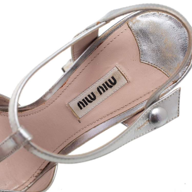 Pre Owned  Miu Miu Silver Leather T Strap Platform Block Heel Sandals Size 37.5