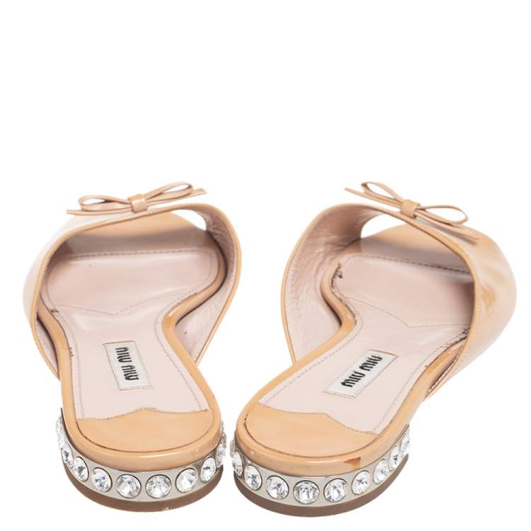 Pre Owned Miu Miu Beige Patent Leather Bow Detail Jeweled Heel Sandals Size 36.5 