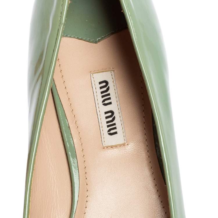 Pre Owned Miu Miu Green  Patent Leather Crystal Embellished Bow Ballet Flats Size 41