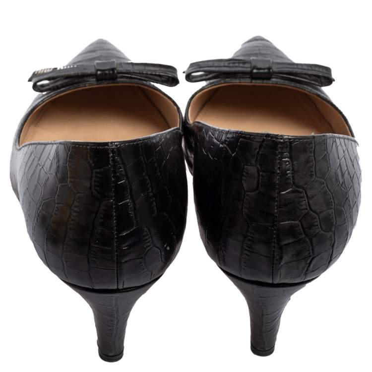 مملوكة مسبقًا Miu Miu Black Croc Embossed leather Bow Detail Pointed Toe Pumps Size 38