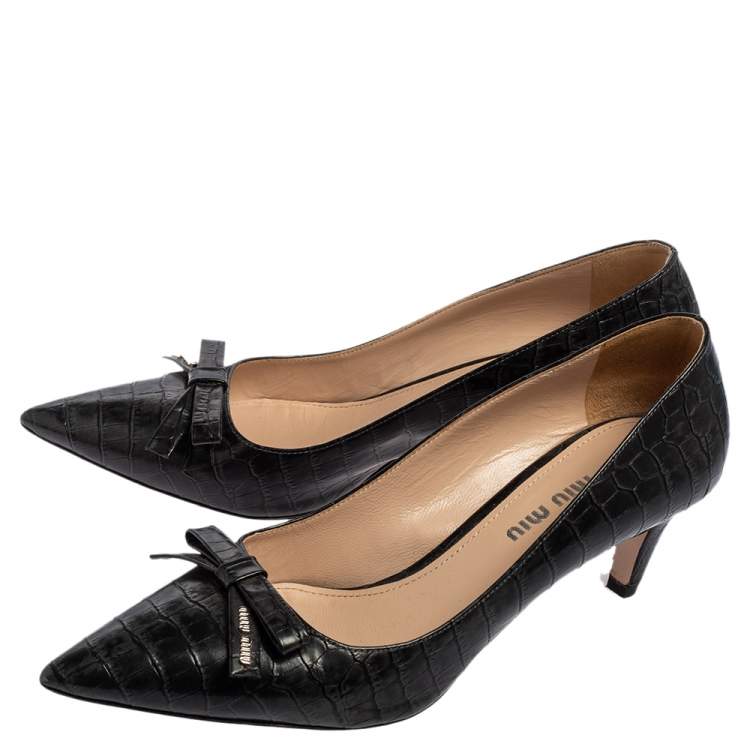 مملوكة مسبقًا Miu Miu Black Croc Embossed leather Bow Detail Pointed Toe Pumps Size 38