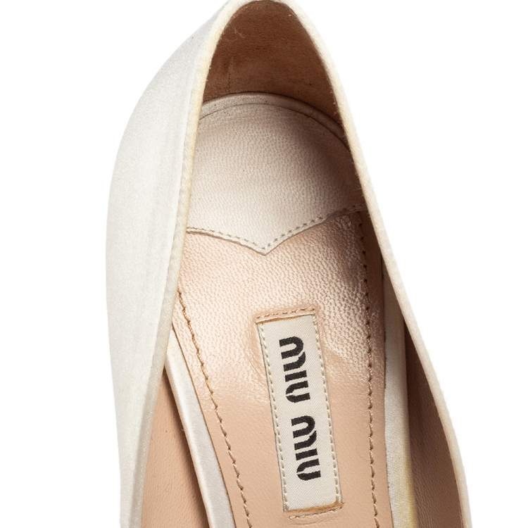 Pre Owned Miu Miu White Satin Crystal Embellished Heel Peep-Toe Platform Pumps Size 37