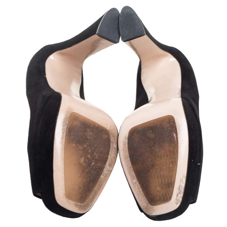 مملوكة مسبقًا Miu Miu Black Suede Peep Toe Platform Pumps Size 40
