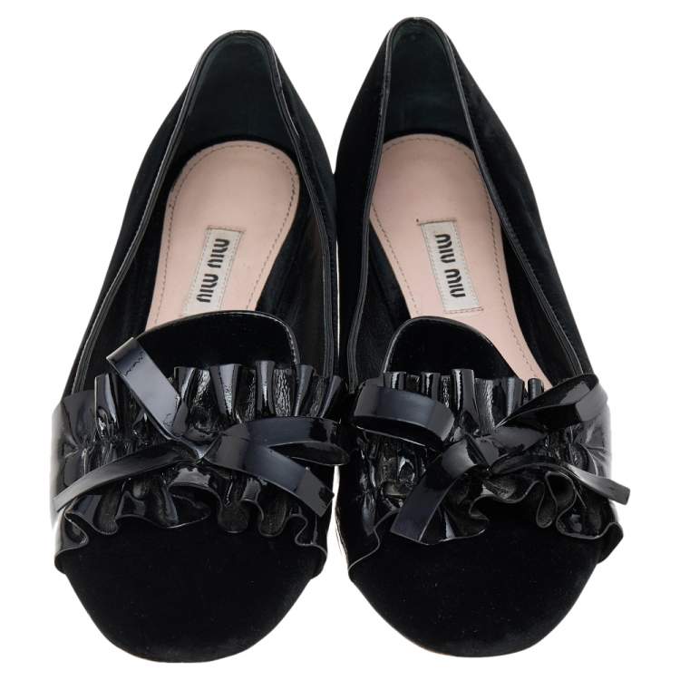 Pre Owned Miu Miu Black Velvet and Patent Leather Ballet Flats Size 35.5
