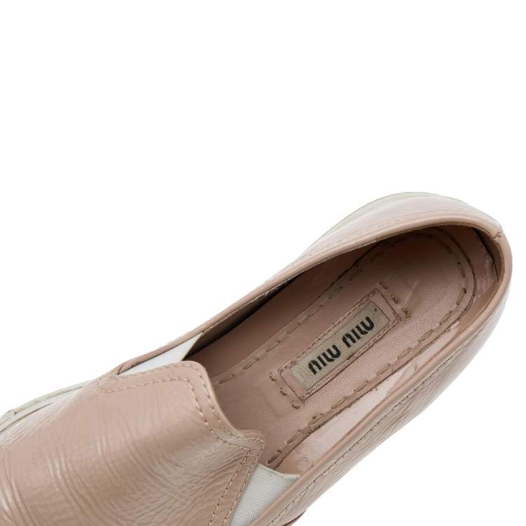 Pre Owned Miu Miu Beige Patent Leather Crystal Embellished Metal Cap Toe Slip On Sneakers Size 36.5 