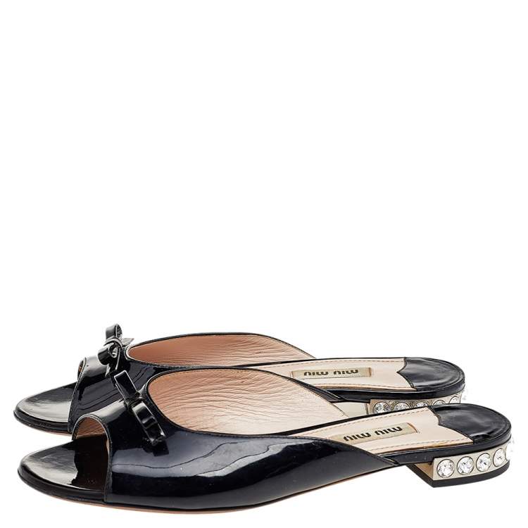 Pre Owned Miu Miu Black Patent Leather Bow Embellished Flat Slides Size 36