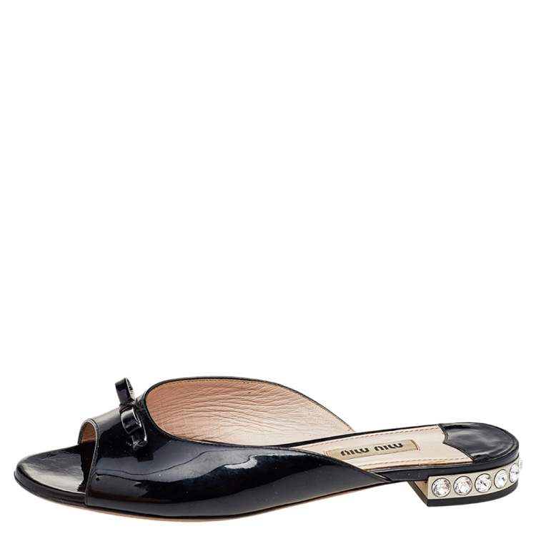 Pre Owned Miu Miu Black Patent Leather Bow Embellished Flat Slides Size 36