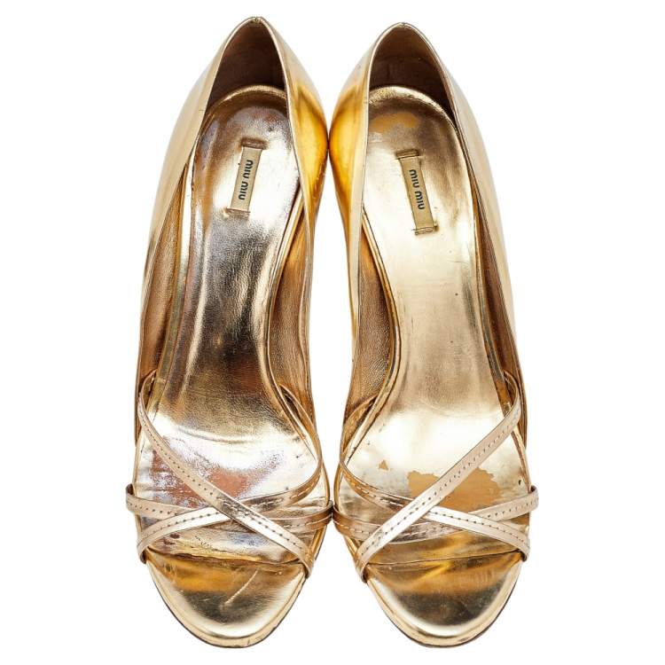Pre Owned Miu Miu Metallic Gold Leather Crystal Embellished Pumps Size 38.5