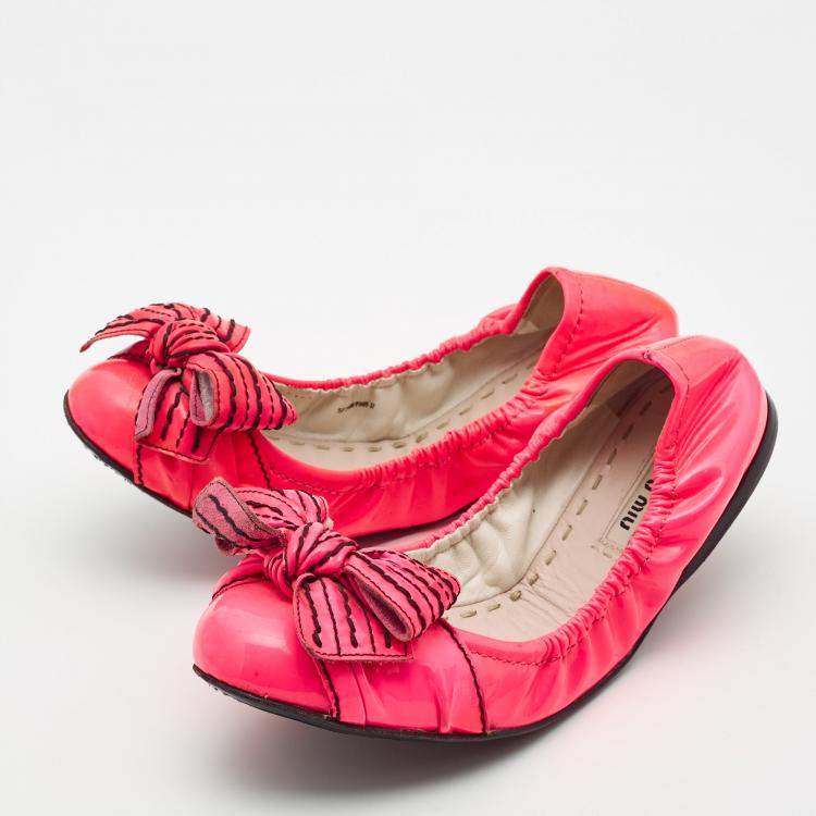 Pre Owned Miu Miu Pink Patent Leather Bow Scrunch Ballet Flats Size 37