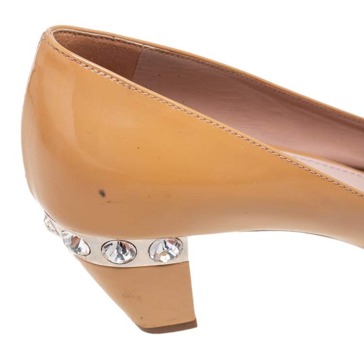 Pre Owned Miu Miu Beige Patent Leather Crystal Embellished Heel Pumps Size 38.5
