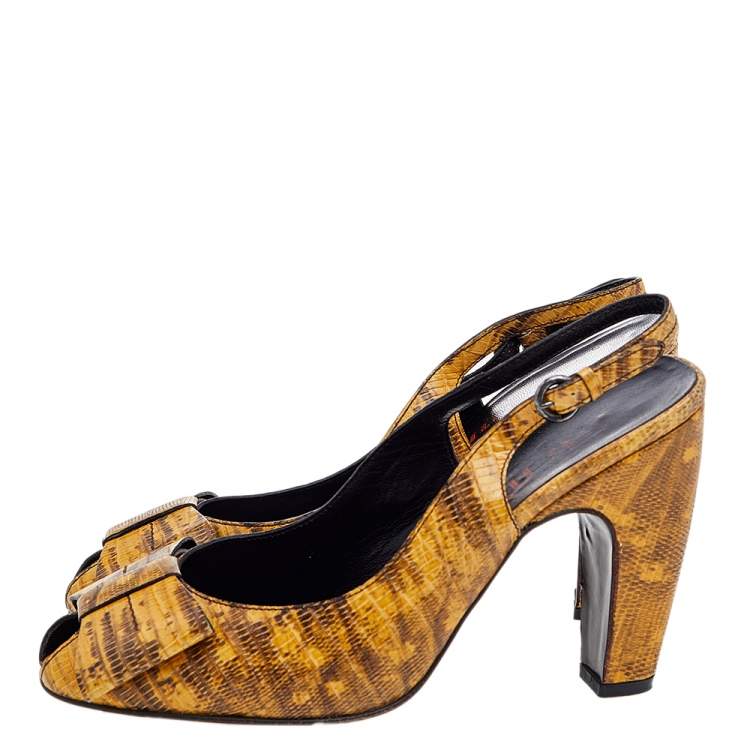 مملوكة مسبقًا Miu Miu Mustard Lizard Embossed Leather Bow Slingback Sandals Size 37