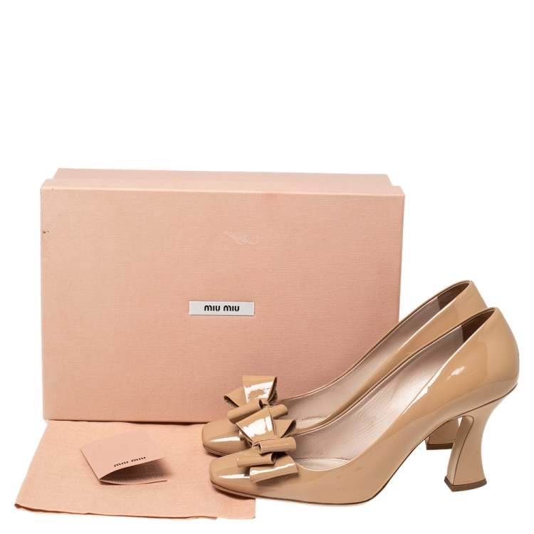 Pre Owned Miu Miu Beige Patent Leather Bow Square-Toe Pumps Size 39.5