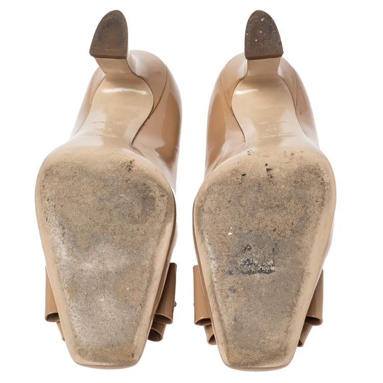 Pre Owned Miu Miu Beige Patent Leather Bow Square-Toe Pumps Size 39.5