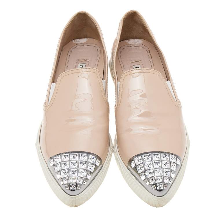 Pre Owned Miu Miu Beige Patent Leather Crystal Embellished Pointed Cap Toe Slip On Sneakers Size 35