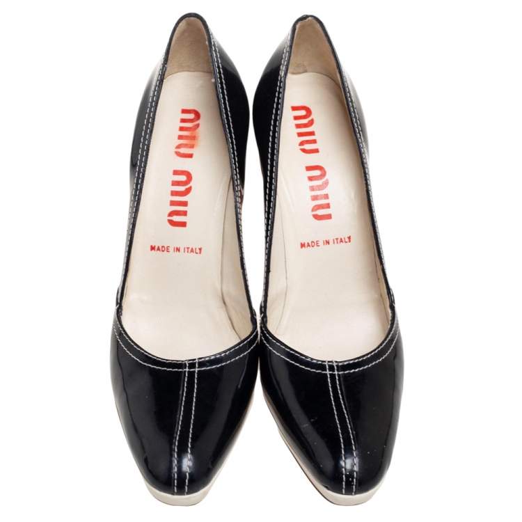 Pre Owned Miu Miu Black Patent Leather Round-Toe Pumps Size 37.5