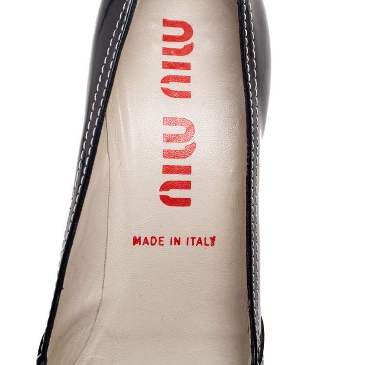 Pre Owned Miu Miu Black Patent Leather Round-Toe Pumps Size 37.5